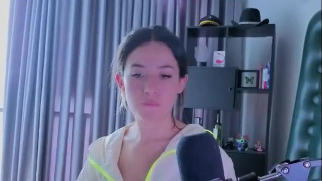 Image 2 of nickywindsor Stream on Chaturbate on 2 days ago