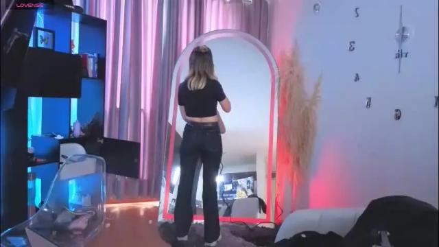 Image 2 of nickywindsor Stream on Chaturbate on 1 month ago