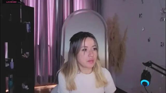 Image 6 of nickywindsor Stream on Chaturbate on 1 month ago