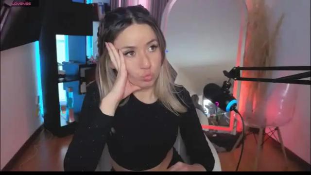 Image 12 of nickywindsor Stream on Chaturbate on 1 month ago