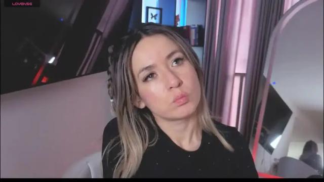 Image 2 of nickywindsor Stream on Chaturbate on 1 month ago