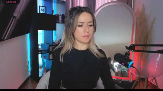 Image 8 of nickywindsor Stream on Chaturbate on 1 month ago