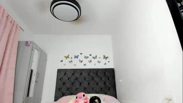 Image 8 of nicol3_0 Stream on Chaturbate on 4 months ago