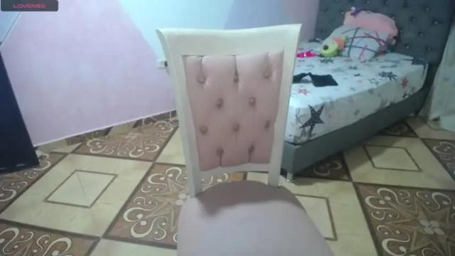 Image 8 of nicol_24 Stream on Chaturbate on 24 months ago