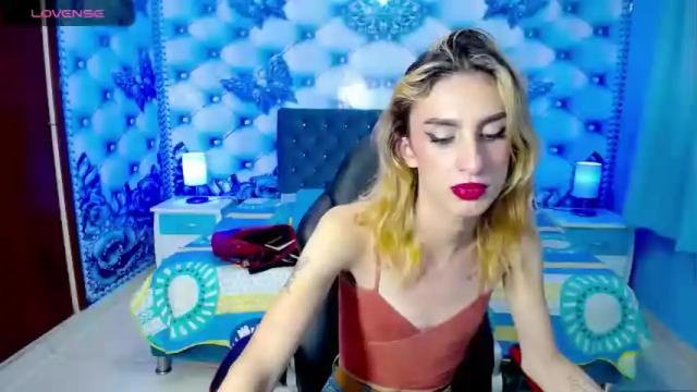 Image 2 of nicol_cute_4u Stream on Chaturbate on 18 months ago