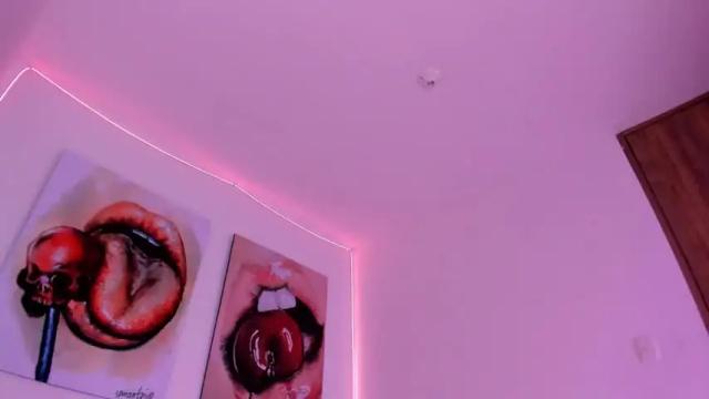 Image 7 of nicol_rosee Stream on Chaturbate on 13 months ago