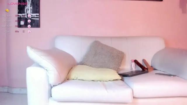 Image 4 of nicol_snow Stream on Chaturbate on 18 months ago