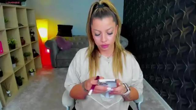 Image 4 of nicole___19 Stream on Chaturbate on 24 days ago