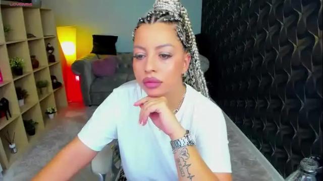 Image 4 of nicole___19 Stream on Chaturbate on 3 days ago
