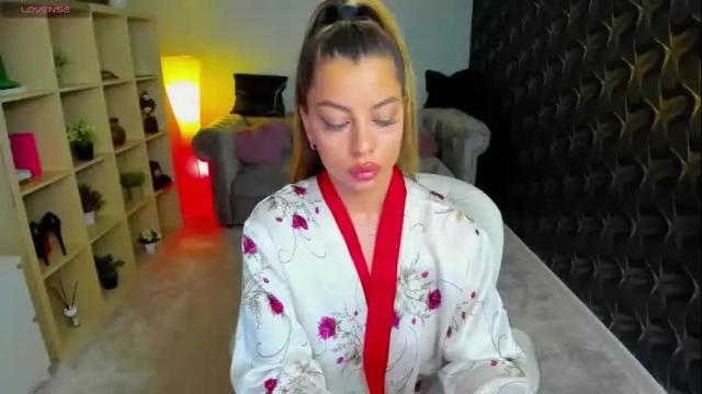 Image 4 of nicole___19 Stream on Chaturbate on 28 days ago