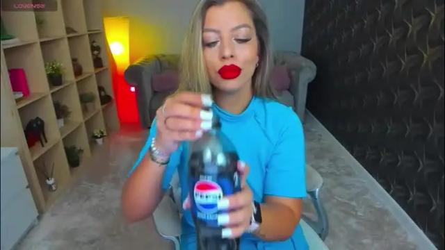 Image 2 of nicole___19 Stream on Chaturbate on 3 months ago