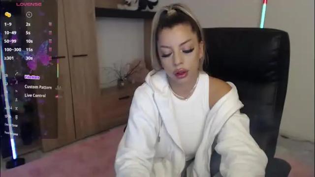 Image 12 of nicole___19 Stream on Chaturbate on 1 month ago