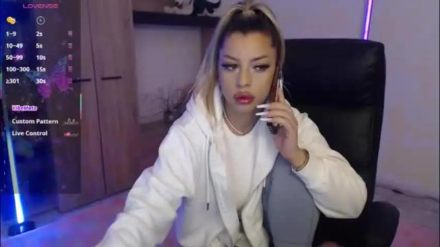 Image 3 of nicole___19 Stream on Chaturbate on 1 month ago