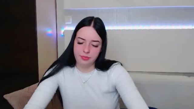 Image 4 of nicole__grant Stream on Chaturbate on 20 months ago