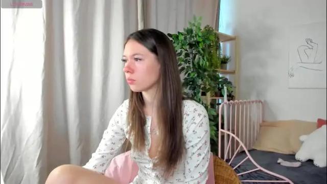Image 2 of nicole_charm Stream on Chaturbate on 3 days ago