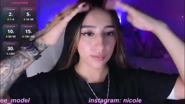 Image 2 of nicole_edwards Stream on Chaturbate on 4 months ago