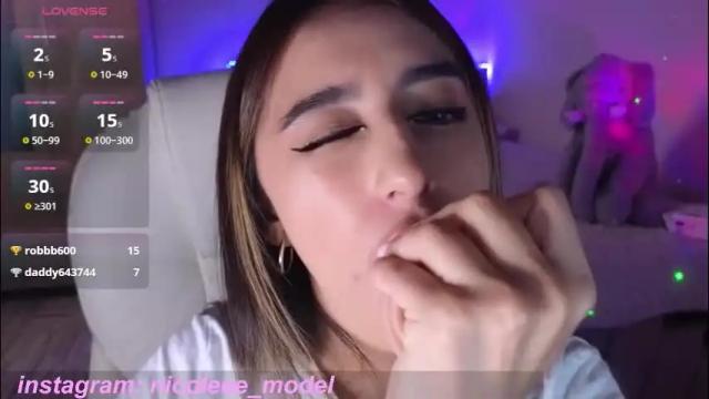 Image 4 of nicole_edwards Stream on Chaturbate on 4 months ago