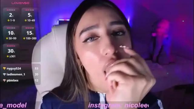 Image 10 of nicole_edwards Stream on Chaturbate on 3 months ago