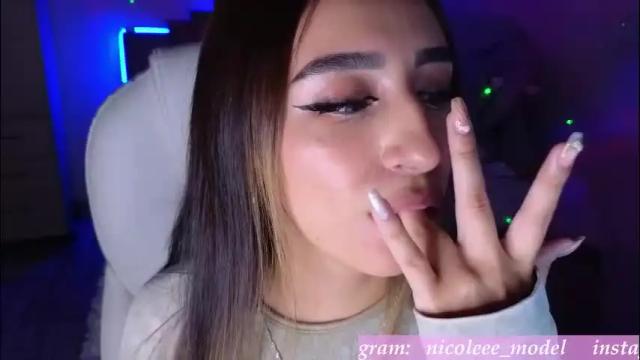 Image 2 of nicole_edwards Stream on Chaturbate on 2 months ago