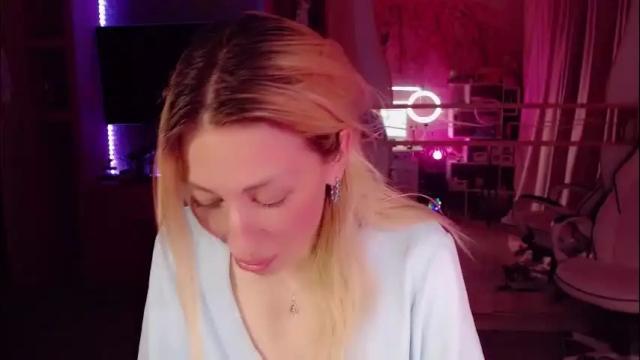 Image 7 of nicole_g0ld_ Stream on Chaturbate on 4 months ago