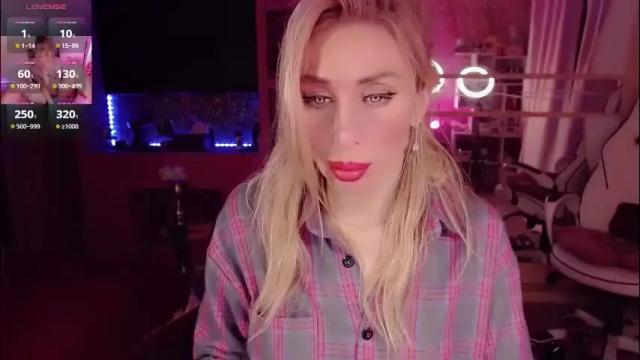 Image 2 of nicole_g0ld_ Stream on Chaturbate on 4 months ago