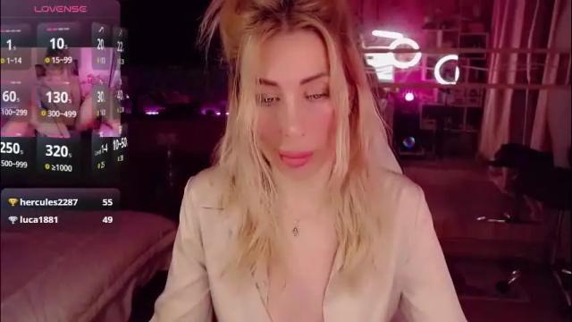 Thumbnail 3, nicole_g0ld_'s Stream at Chaturbate, 2 months ago