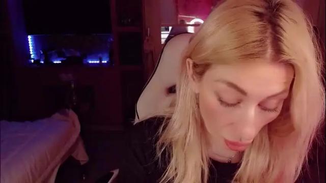 Thumbnail 2, nicole_g0ld_'s Stream at Chaturbate, 2 months ago