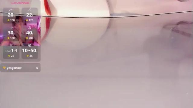 Image 6 of nicole_g0ld_ Stream on Chaturbate on 2 months ago