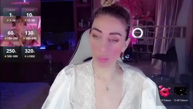 Image 3 of nicole_g0ld_ Stream on Chaturbate on 1 month ago