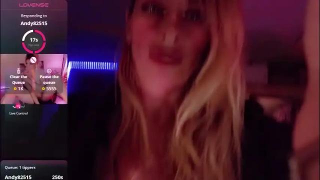 Image 7 of nicole_g0ld_ Stream on Chaturbate on 24 days ago