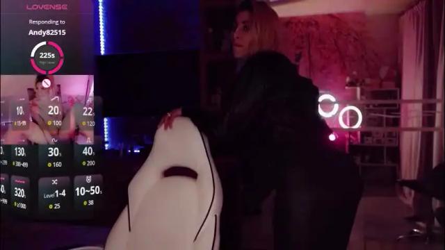 Image 8 of nicole_g0ld_ Stream on Chaturbate on 24 days ago