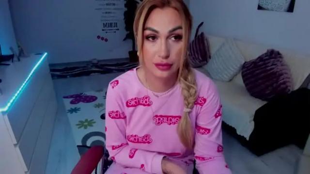 Image 11 of nicole_queen28 Stream on Chaturbate on 16 months ago