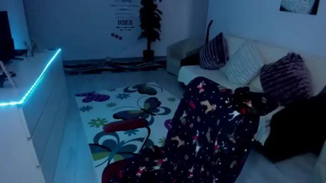 Thumbnail 3, nicole_queen28's Stream at Chaturbate, 16 months ago
