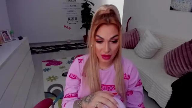 Image 10 of nicole_queen28 Stream on Chaturbate on 15 months ago