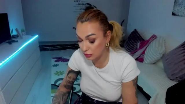 Thumbnail 2, nicole_queen28's Stream at Chaturbate, 14 months ago