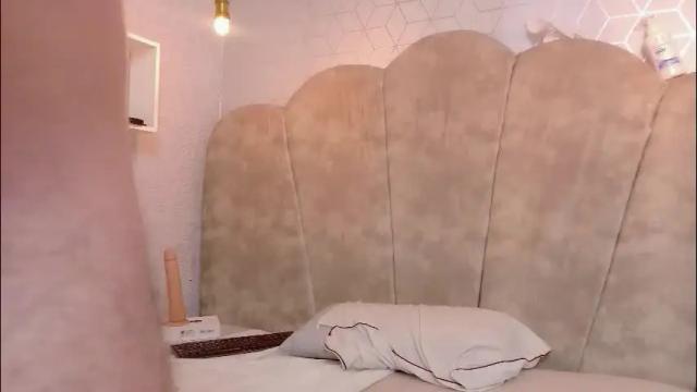 Image 10 of nicolebbwhot Stream on Chaturbate on 1 month ago