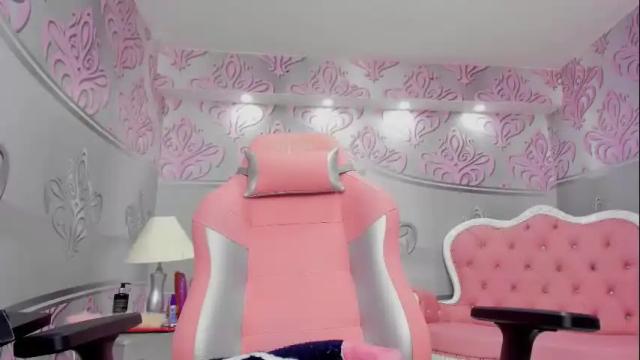Image 12 of nicoleefaith Stream on Chaturbate on 3 days ago