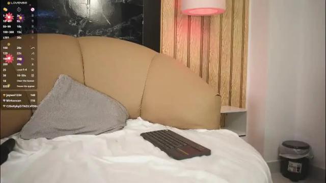 Image 3 of nicoleflorens Stream on Chaturbate on 1 month ago