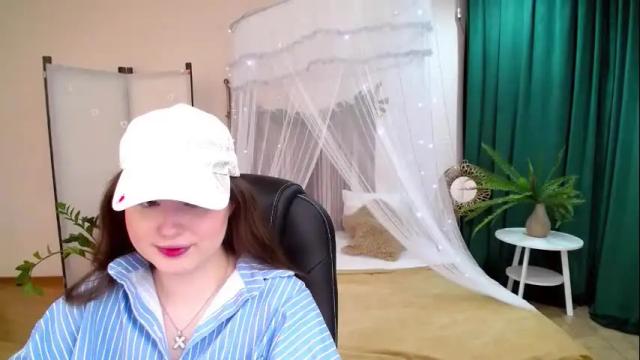 Image 10 of nicolefoxery Stream on Chaturbate on 2 months ago
