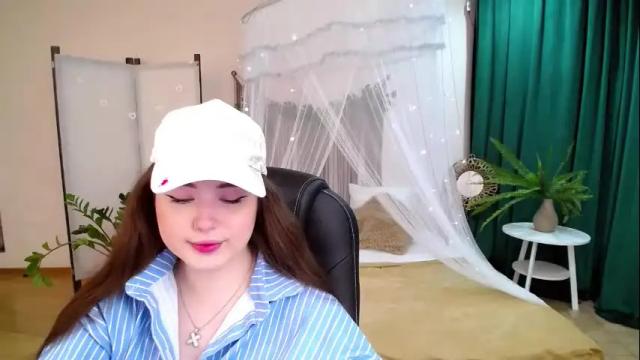 Image 3 of nicolefoxery Stream on Chaturbate on 2 months ago