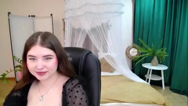 Image 3 of nicolefoxery Stream on Chaturbate on 2 months ago