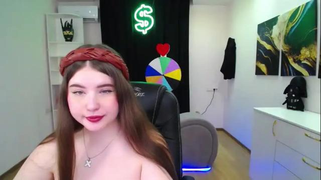 Image 6 of nicolefoxery Stream on Chaturbate on 2 months ago