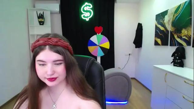 Image 8 of nicolefoxery Stream on Chaturbate on 2 months ago