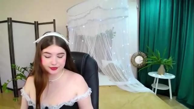 Image 12 of nicolefoxery Stream on Chaturbate on 2 months ago