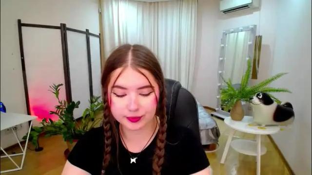 Image 2 of nicolefoxery Stream on Chaturbate on 1 day ago