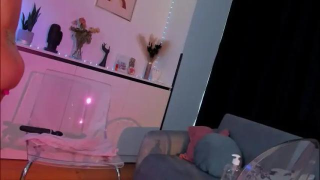 Image 8 of nicoleirisxxx Stream on Chaturbate on 2 months ago