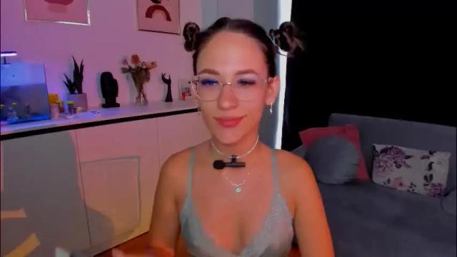 Image 6 of nicoleirisxxx Stream on Chaturbate on 2 months ago