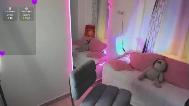 Image 2 of nicolejaymes_ Stream on Chaturbate on 4 months ago