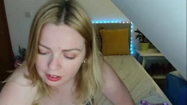 Image 4 of nicolelinharts Stream on Chaturbate on 13 days ago