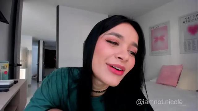 Image 7 of nicolemanson Stream on Chaturbate on 6 months ago